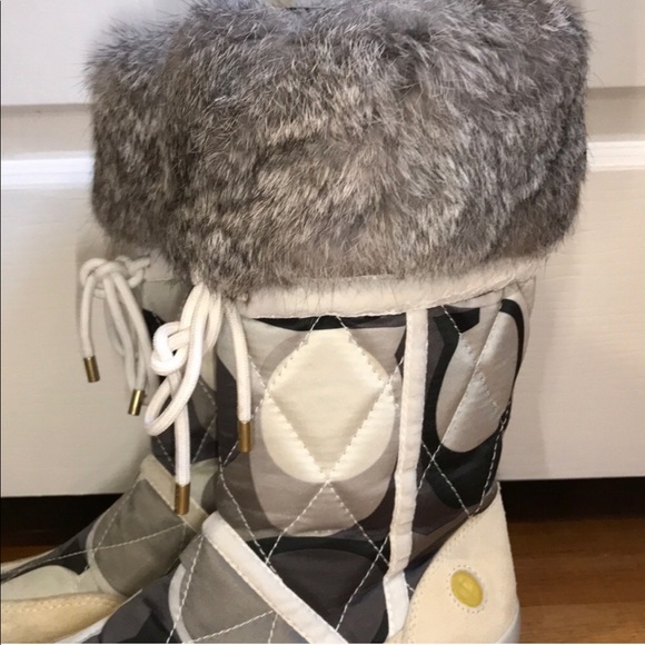 Coach Sasha Snowboots with Rabbit Fur - Picture 2 of 5